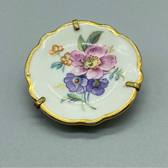 Vintage Limoges France Hand Painted Porcelain Gold Tone Brooch - Picture 1 of 5